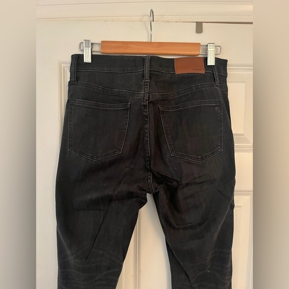Madewell Mid Rise 9” Distressed Skinny Jeans - Picture 9 of 11